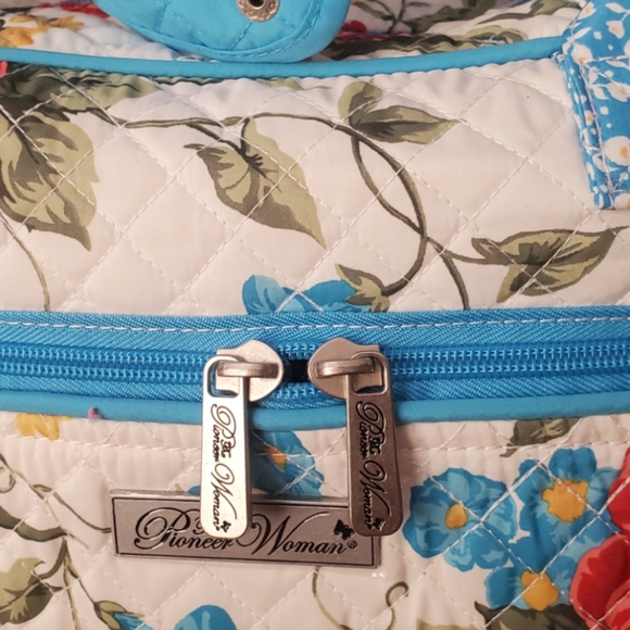 Pioneer Woman Weekender Bag - Picture 6 of 10